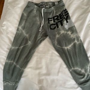 FreeCity Green Tie Dye 3/4 Sweats